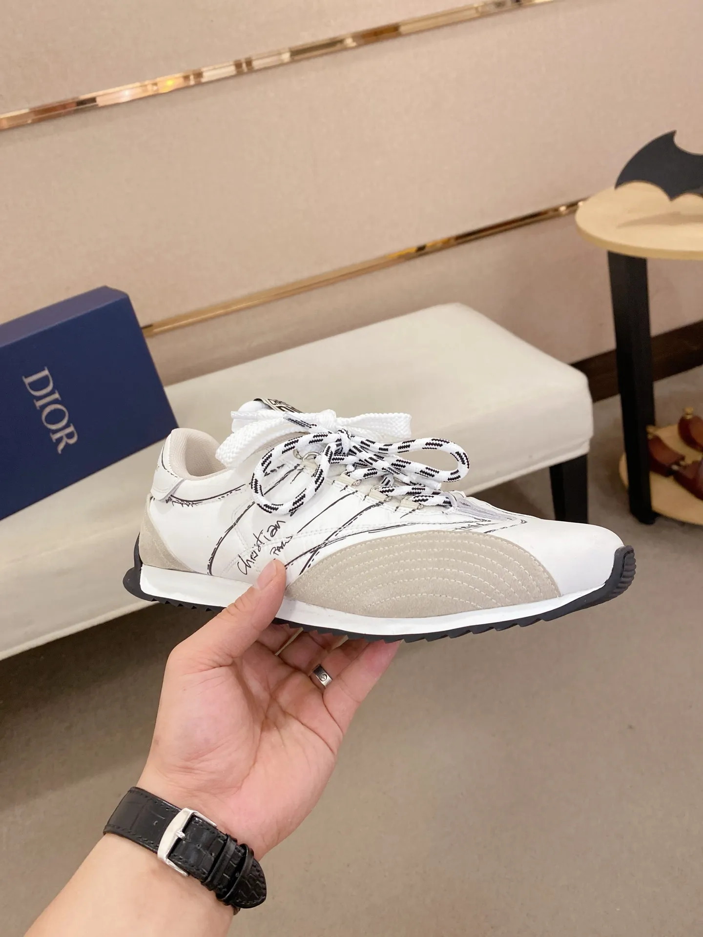 Men's shoes💰: 500💰Couple style💏 [Dior·Dior] New casual sports style men's shoes, new spring and summer design, perfect workmanship, lace-up lazy style to create wardrobe quality, upper: imported first-layer cowhide, mesh breathable lining soft and comfortable, ultra-light TPU wear-resistant outsole, simple, versatile fashion men's shoes, excellent color code number 35--44. (45,46 customized items are not returnable or exchangeable)